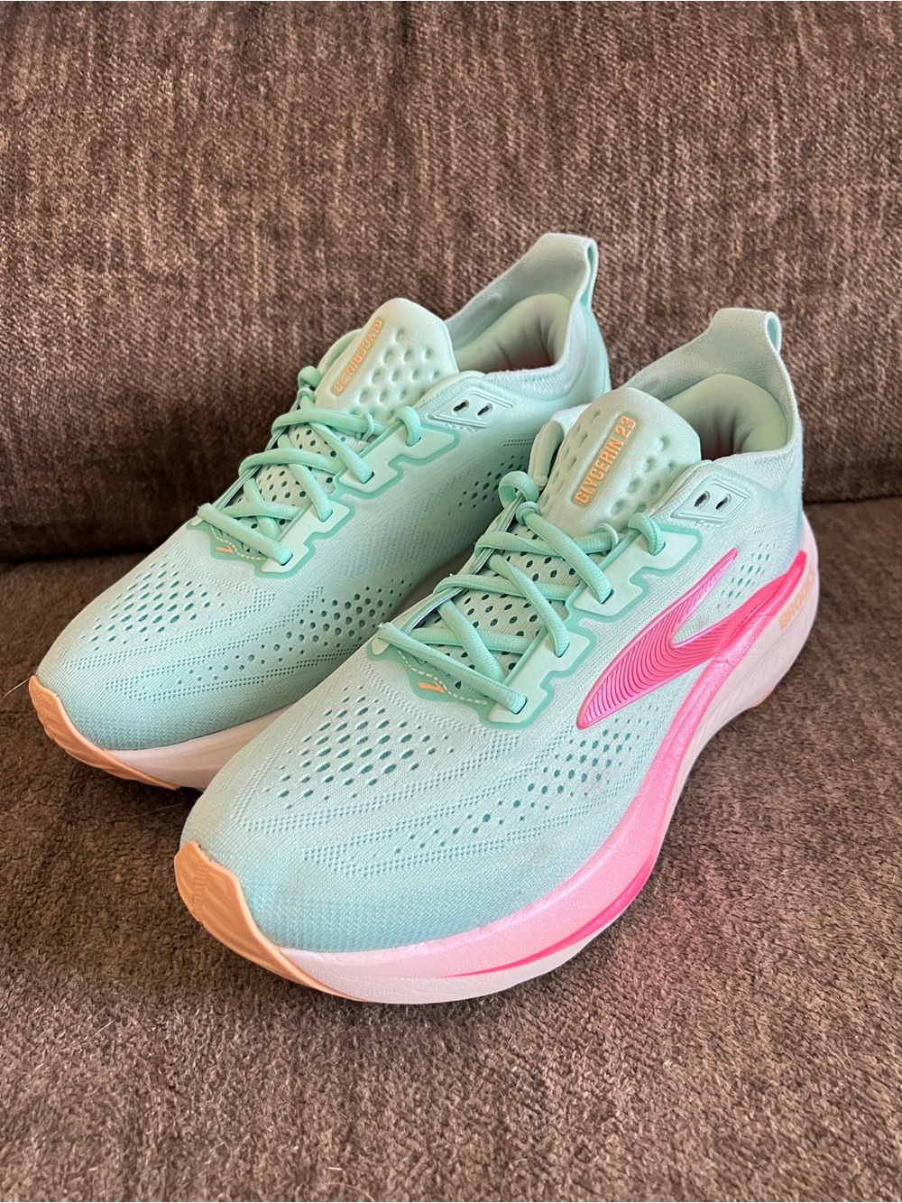 Brooks Glycerin 23 Women's 10 EUC Limited Edition Empower Her Mint Pink